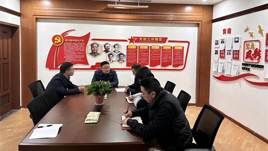 圖五：集團總會計師齊飛、副總經(jīng)理馬江水督導金控小貸安全工作